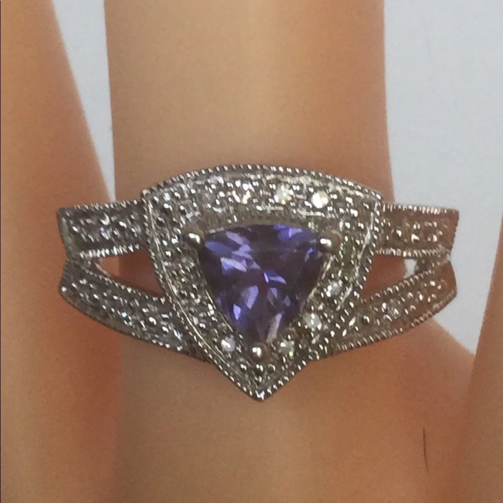 14k White Gold Tanzanite Ring - Picture 1 of 6